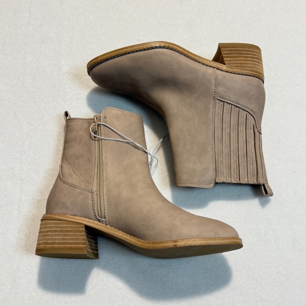Brand New DV by Dolce Vita Taupe Ankle Boots 7